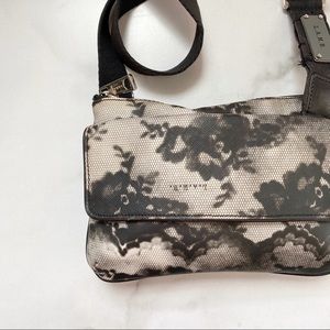 🌸L.A.M.B. • Lace and Floral Crossbody